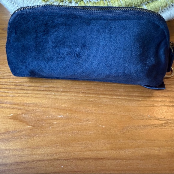 Notebook therapy Navy Velour rose and book Embroidered pencil Pouch w Bow medal - Picture 5 of 10